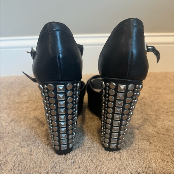 NWOT Vince Camuto Wedges - Size 7.5 - Picture 4 of 6